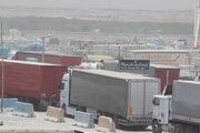 روزانه بیش از ۴۰۰ کامیون کالا از مرز مهران به عراق صادر می شود
