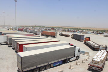 صادرات ۲ میلیون و ۹۴۳ هزار تن کالا از مرز مهران
