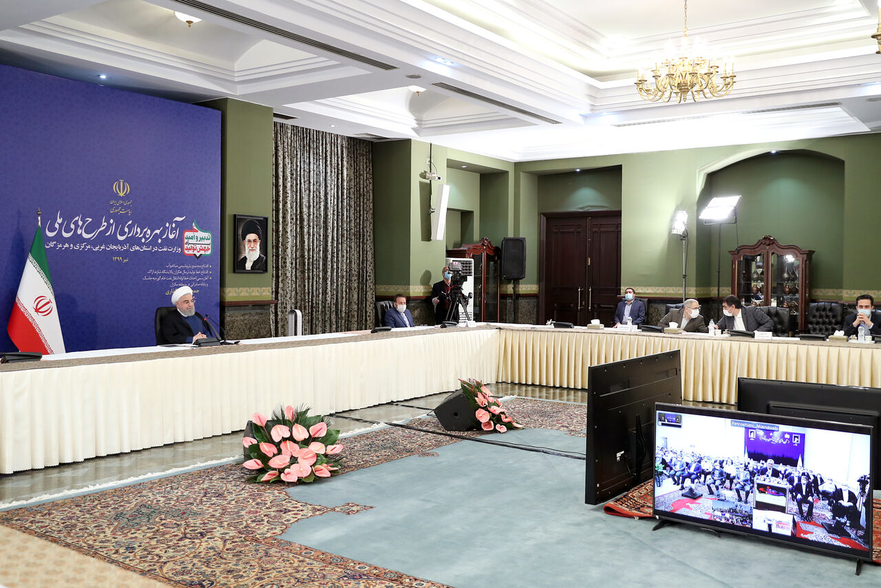 سخنان روحانی در افتتاح‌ طرح‌های ملی وزارت نفت