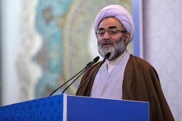 امام جمعه رشت: فروپاشی آمریکا نزدیک است