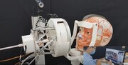 رباتی که آزمایش تشخیص کرونا انجام می‌دهد