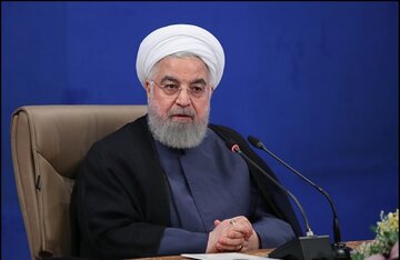 روحانی: حداقل تا پایان سال با کرونا درگیر هستیم