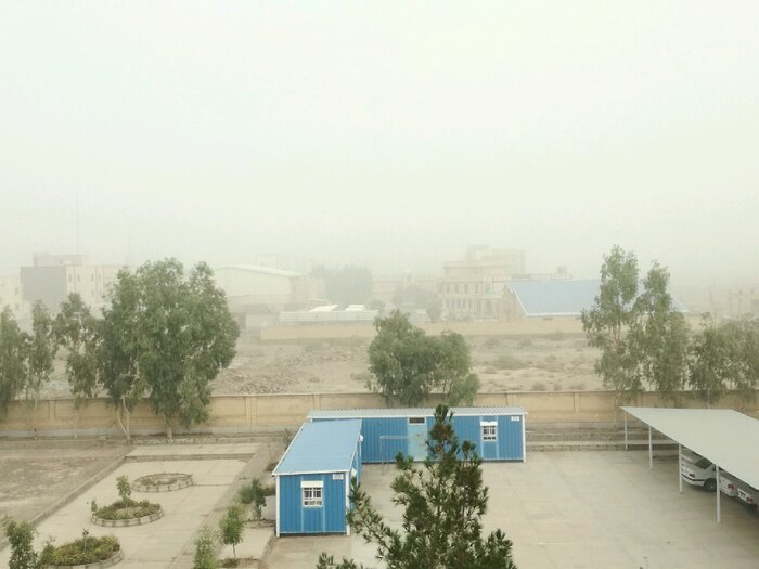 غبار محلی شعاع دید افقی نصرت آباد را به چهار هزار متر کاهش داد