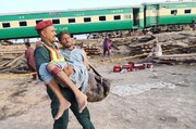 Train accident in eastern Pakistan, dozens killed