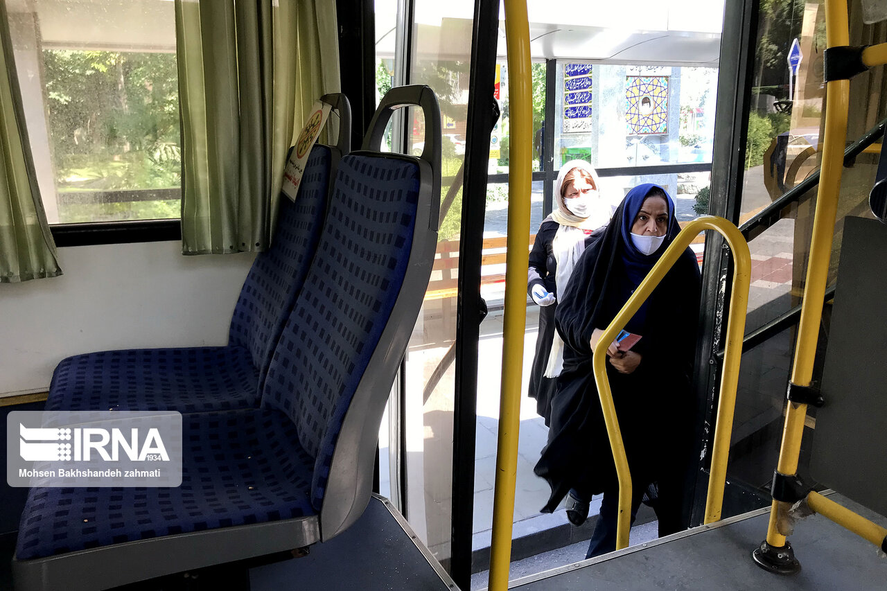 ۲۵ درصد مسافران اتوبوسهای درون‌شهری مشهد ماسک نمی‌زنند