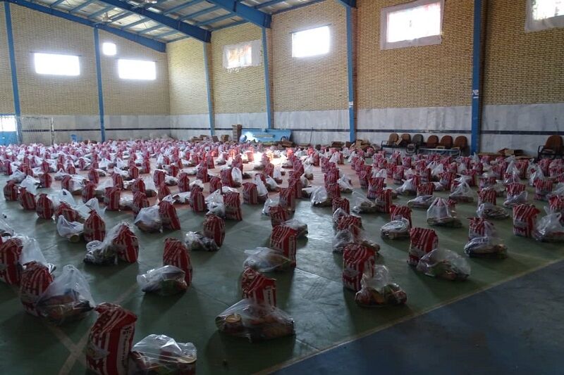 ۲۷۰۰ بسته مواد غذایی و بهداشتی در باشت توزیع شد
