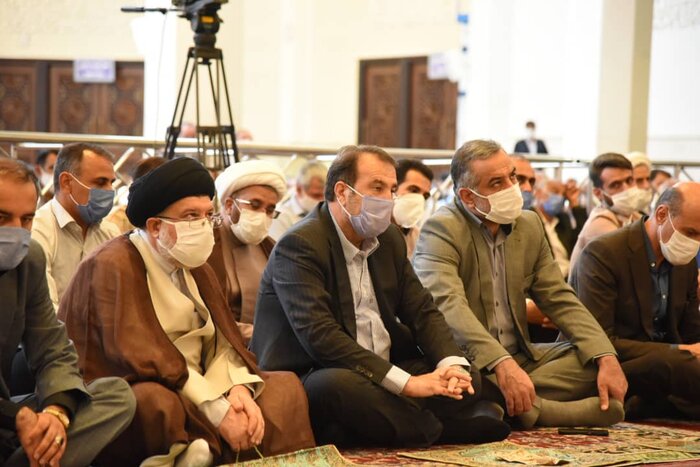 امام جمعه شیراز: بروکراسی اداری از عوامل اصلی عقب‌ماندگی اقتصاد کشور است 2
