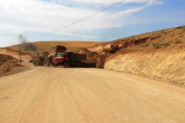 عملیات راهداری در محورهای روستایی مهاباد