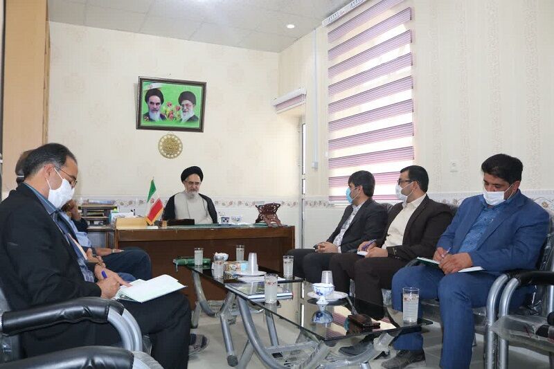 امام جمعه ابرکوه: اعضای شورا و شهرداری برای رضایت مردم تلاش کنند