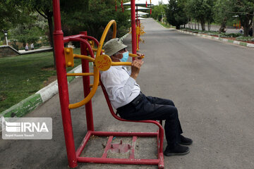 Iranians wearing masks in public places