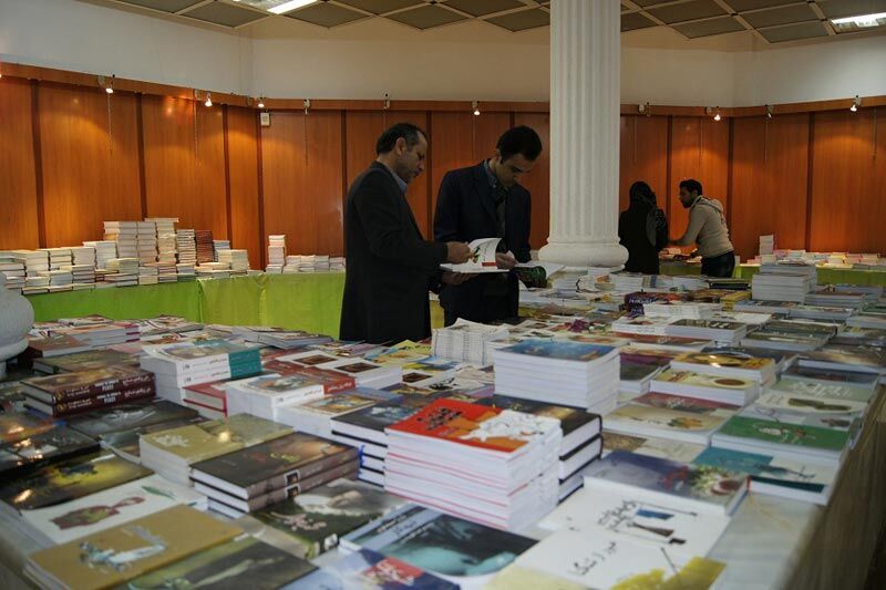 نمایشگاه کتاب 50 ناشر در آستارا دایر شد