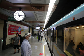 قطار شهری مشهد طی روزهای منتهی به شبهای قدر حدود ۹۰۰ هزار مسافر را جا به جا کرد