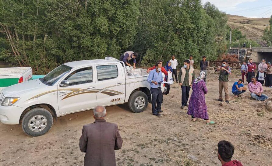 کمک‌های محرومیت‌زدایی به روستاهای سیل‌زده خلخال گسیل شد