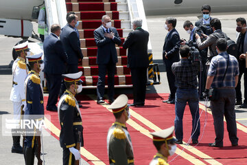 Le Premier ministre irakien à Téhéran pour des entretiens de haut niveau lors de sa première visite à l'étranger