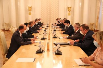 Zarif and Lavrov discuss regional, international issues