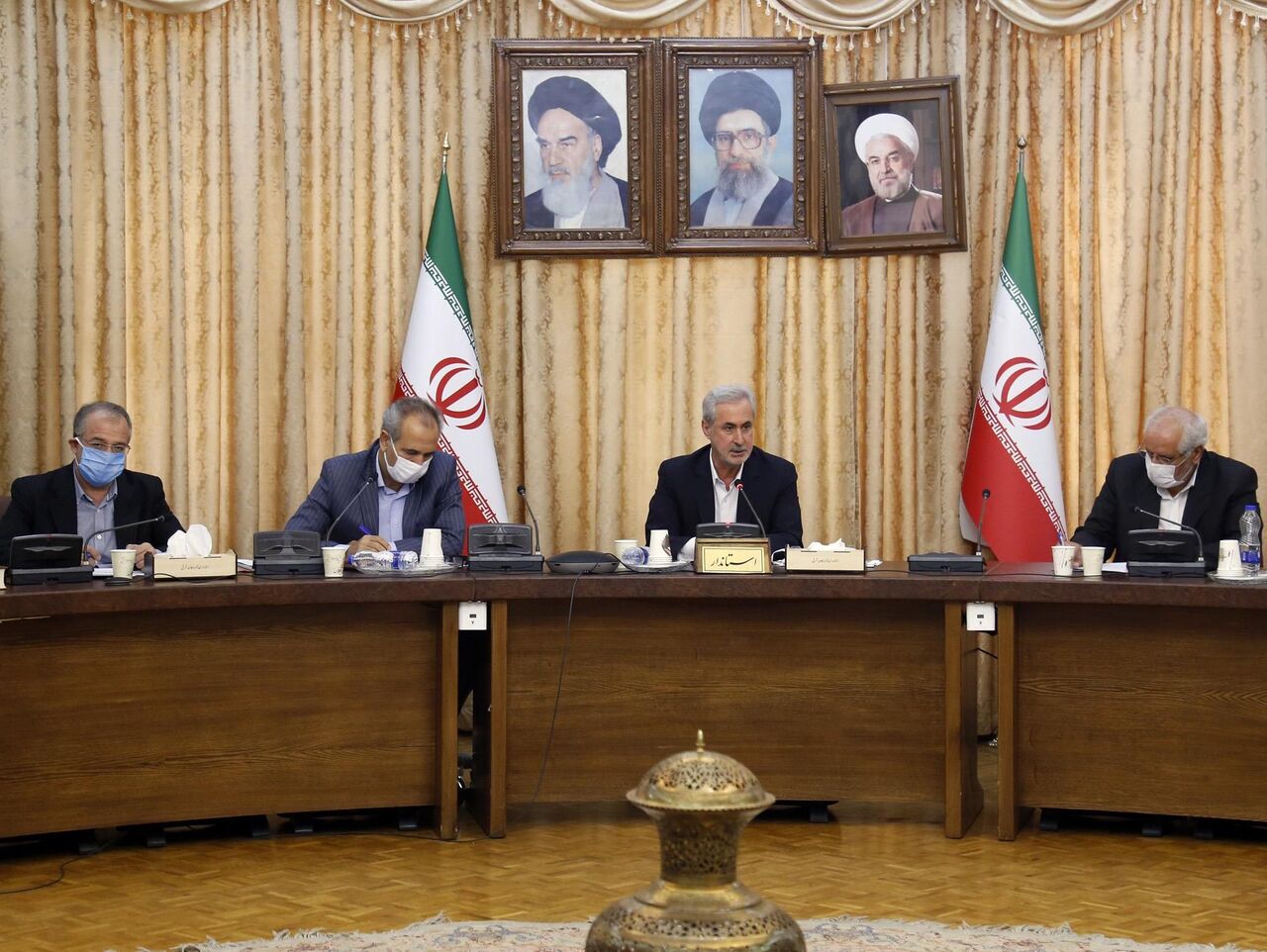 استاندار آذربایجانشرقی بر نظارت بیشتر بر قیمت کالاهای اساسی تاکید کرد استاندار آذربایجانشرقی بر نظارت بیشتر بر قیمت کالاهای اساسی تاکید کرد