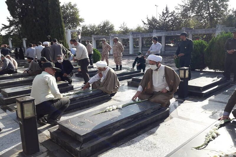 گلباران مزار شهدای آستارا و صعود کوهنوردان آن به سبلان