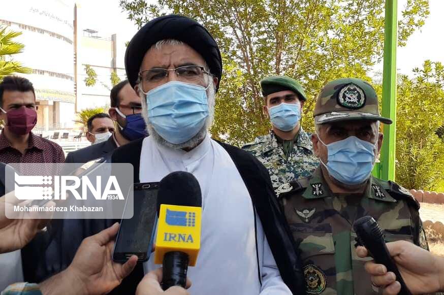 نماینده ولی فقیه در خوزستان: مجاهدتهای کادر پزشکی باعث سربلندی ایران در جهان شد