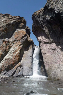 Cascada de Shirlán de Haris, en el noroeste de Irán 