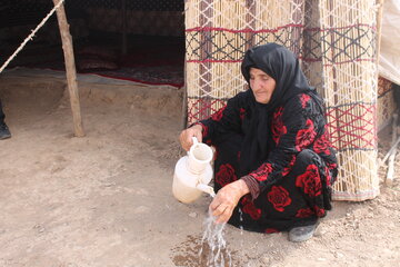 زمزمه الفبای سادگی در زندگی عشایری