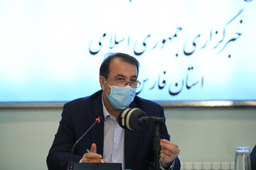 استاندار فارس: بی‌توجهی به شیوه‌نامه‌های مقابله با کرونا، تدابیر را سختگیرانه خواهد کرد 