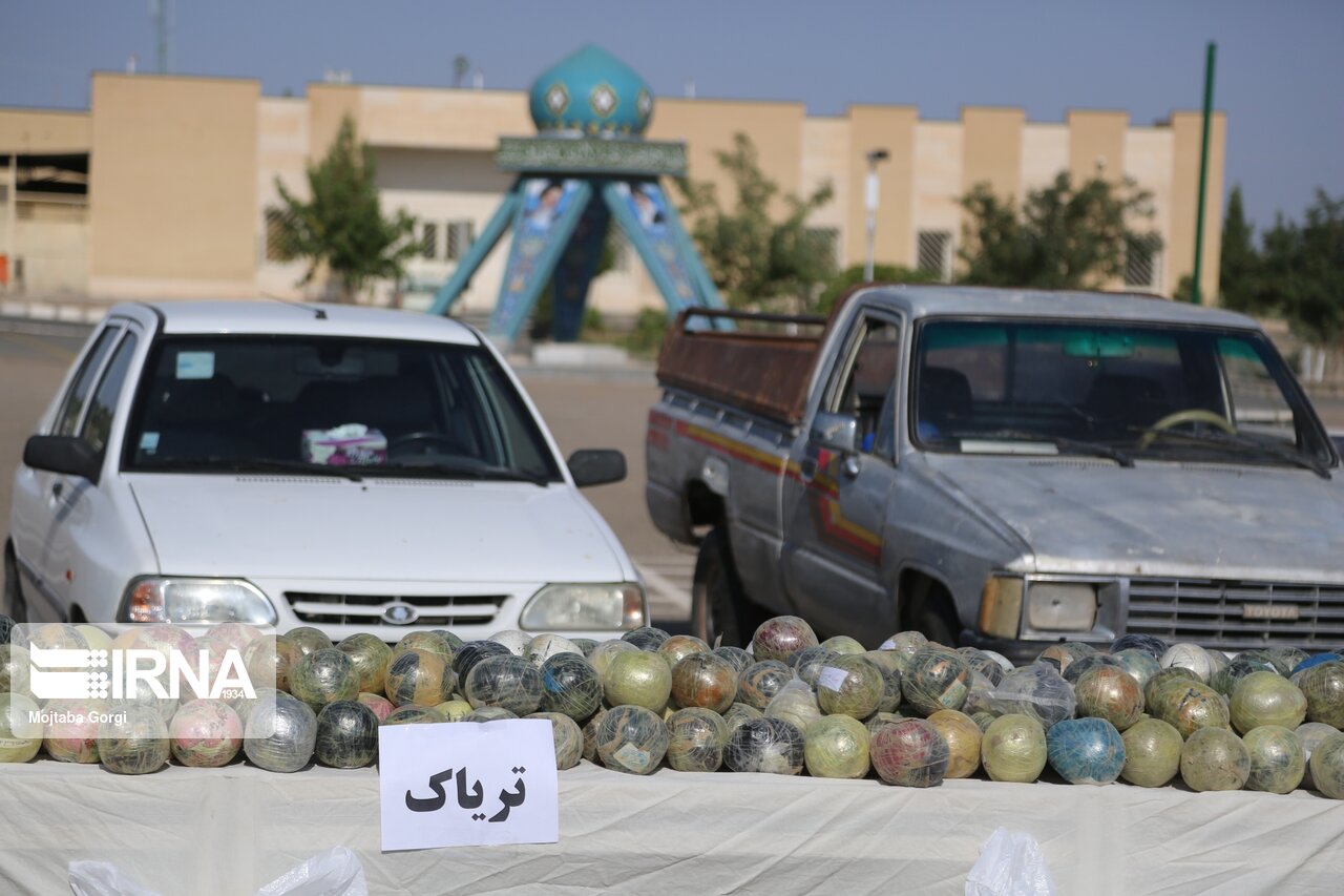 ۲۸ دستگاه خودرو و موتورسیکلت مرتبط با قاچاق مواد مخدر در مهاباد توقیف شد