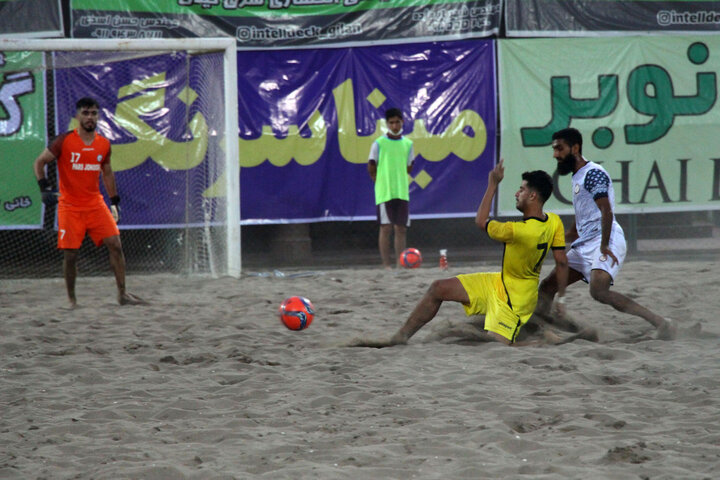 تیم فوتبال ساحلی شهریار ساری بر دریانوردان بوشهر غلبه کرد