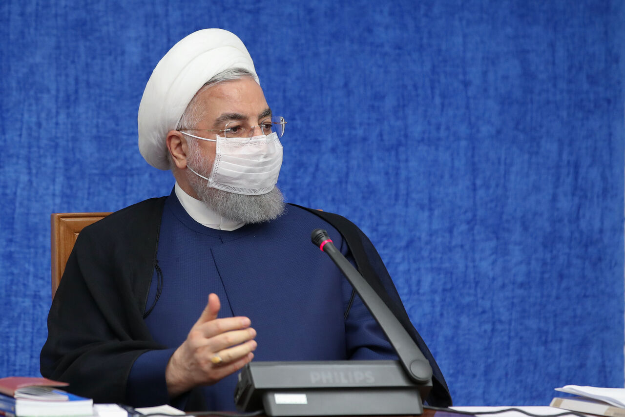 President Rouhani opens two development projects in west of Iran