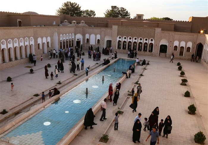 معاون استاندارکرمان: بزرگترین خانه خشتی جهان به شهرداری رفسنجان واگذار شد