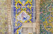ارسی‌ و کاشی‌های هفت‌رنگ کاخ گلستان مرمت می‌شوند