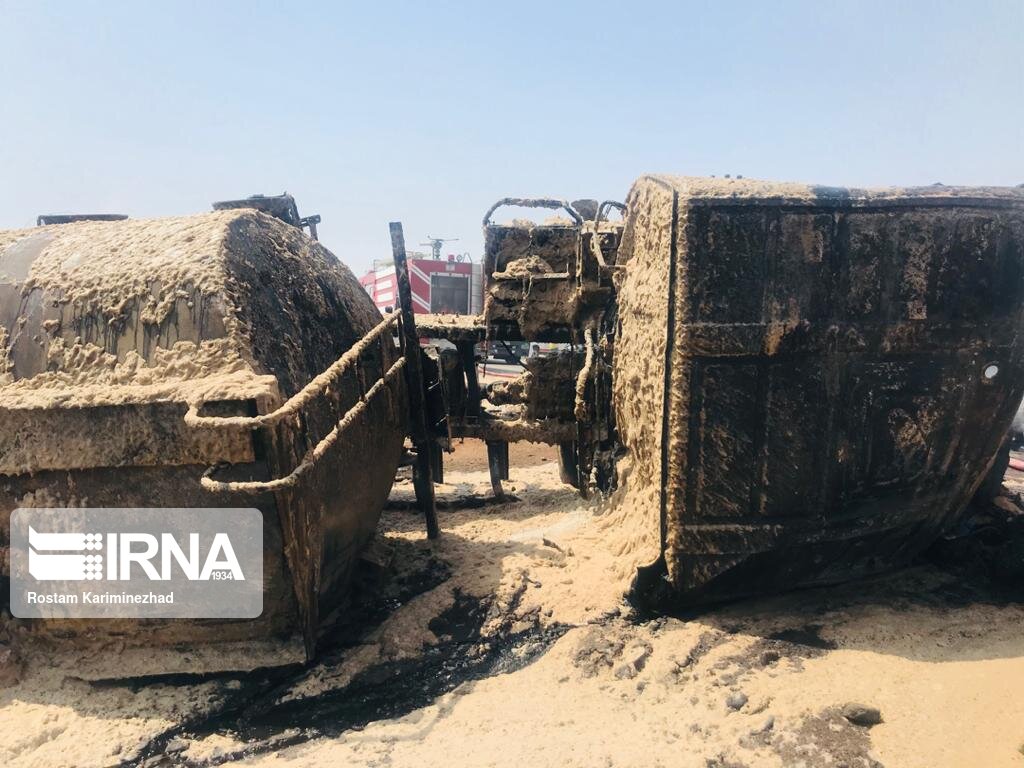 آتش‌سوزی تانکر حامل بنزین در جاده چابهار - کنارک مهار شد