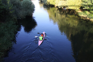 Descenso en canoa en el río Mahabad, en el norte de Irán
