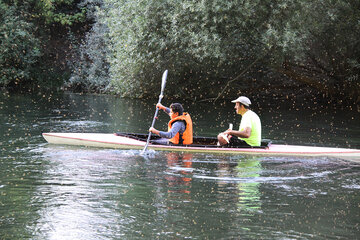 Descenso en canoa en el río Mahabad, en el norte de Irán
