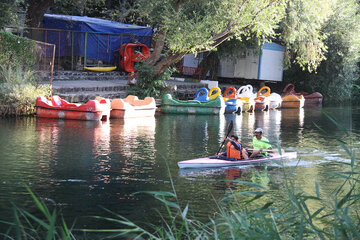 Descenso en canoa en el río Mahabad, en el norte de Irán
