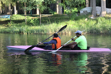 Descenso en canoa en el río Mahabad, en el norte de Irán
