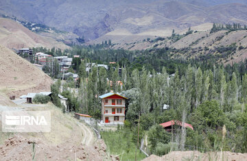 Nature and tourist resort in west of Tehran; Alborz Prov.