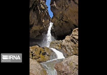 Nature and tourist resort in west of Tehran; Alborz Prov.