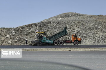 عملیات احداث جاده‌های روستایی حاجی‌آباد در هفته دولت آغاز می‌شود