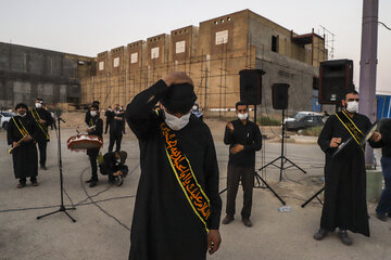 اهتراز پرچم " یا حسین (ع) " در پارک جزیره اهواز