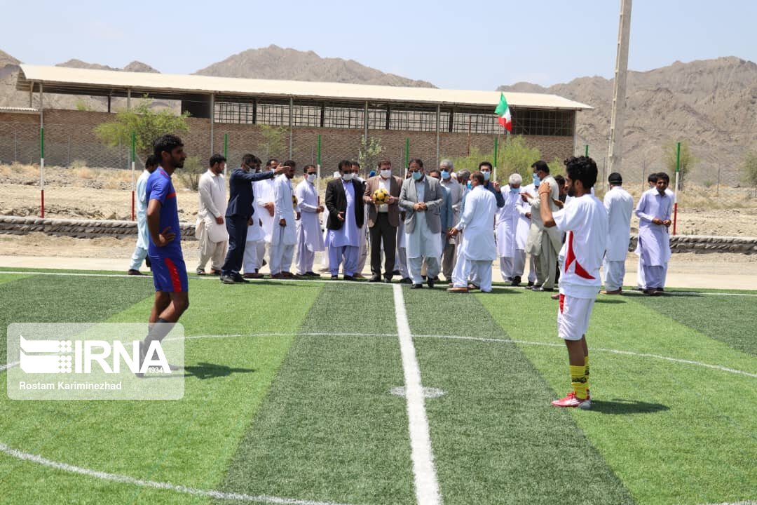 زمین چمن مصنوعی مینی فوتبال روستای هیچان نیکشهر افتتاح شد