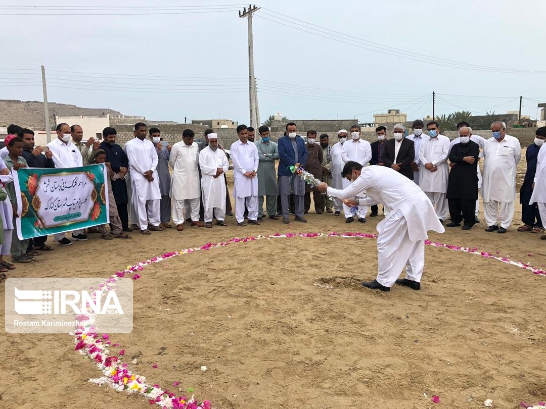 سه مدرسه در کنارک و دشتیاری کلنگ‌زنی شد