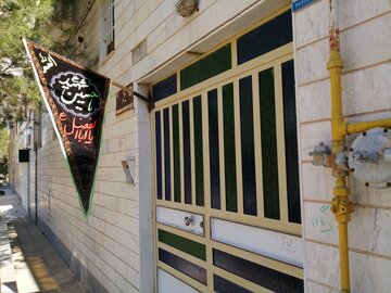 پویش «هر خانه یک پرچم» در شهر دامغان