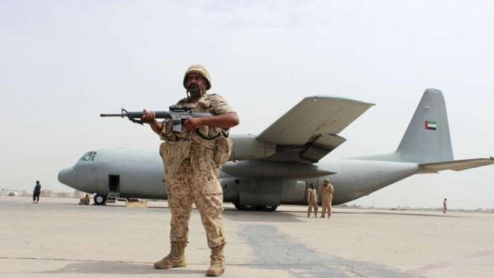 امارات برای ایجاد پایگاه در جزیره سقطری یمن از نظامیان خارجی کمک می گیرد