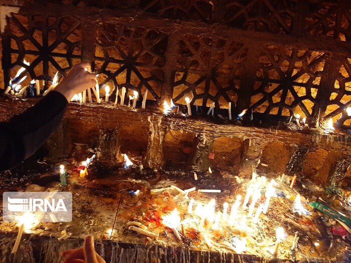 شام غریبان اهل حرم در میان اشک شمع عزاداران حسینی