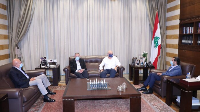 نخست وزیران اسبق لبنان، مصطفی ادیب را برای تشکیل دولت جدید پیشنهاد کردند