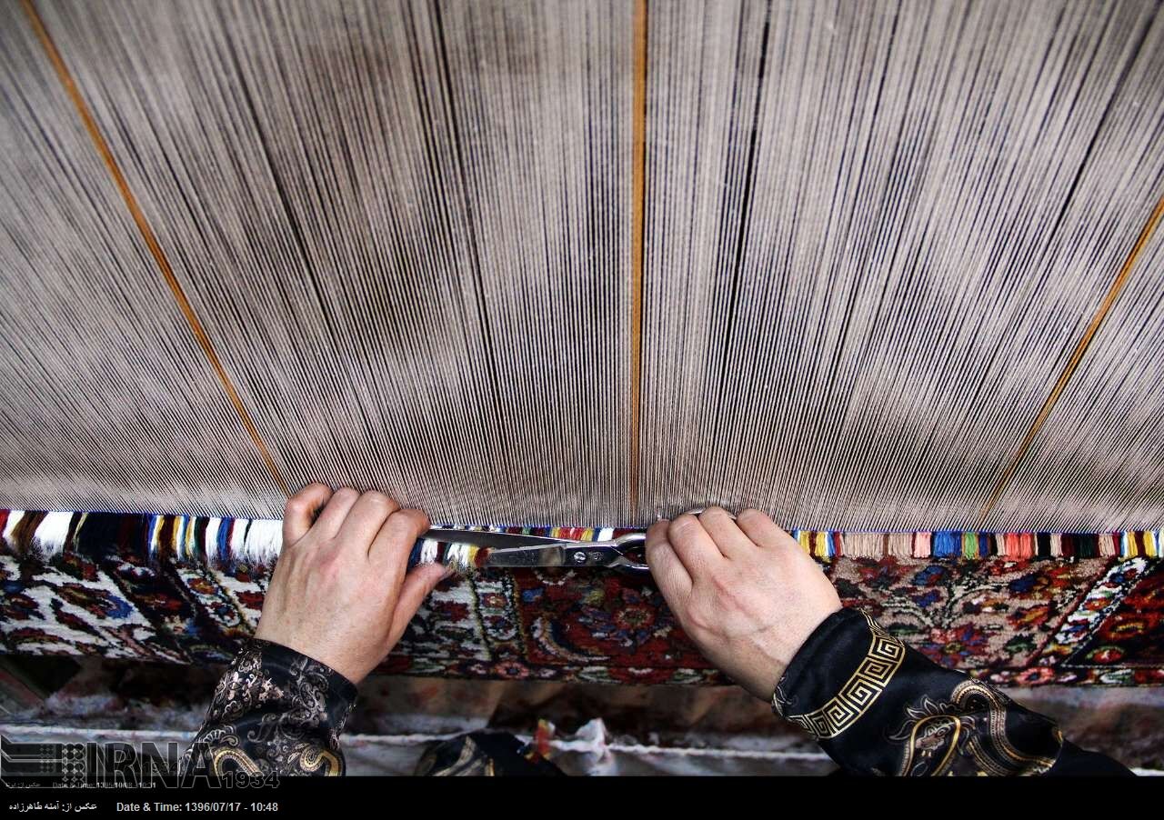 13 هزار مترمربع فرش سالانه در لرستان تولید می‌شود