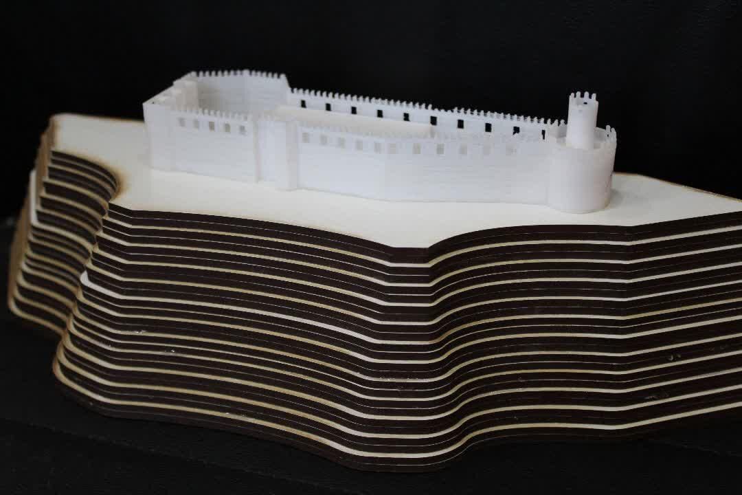 بازسازی آثار تاریخی شهر قدیم لار در قالب مدل سه بعدی   