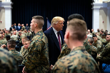 تاکنون نیمی از نظامیان آمریکا به ترامپ نظر منفی دارند