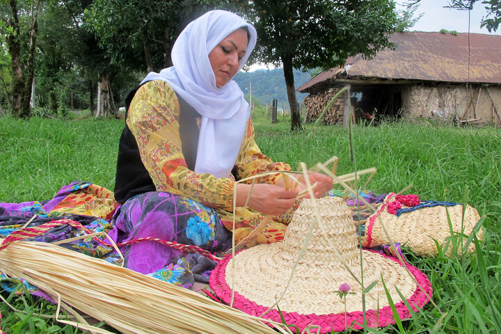 Handwerkerinnen in Stadt Rezvanshahr im Norden Irans