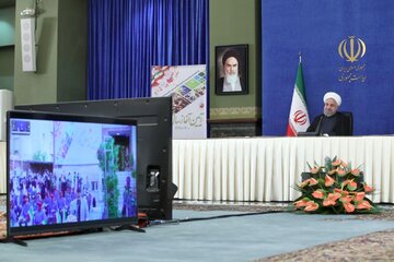 روحانی: دوگانگی سلامت و آموزش نادرست است